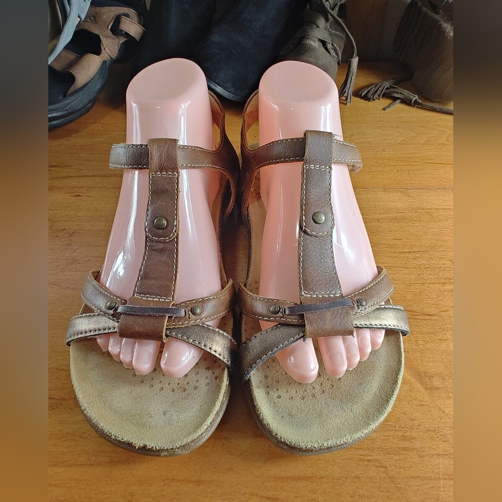 Taos Strappy Slingback Brown Leather sandals women's size 8
